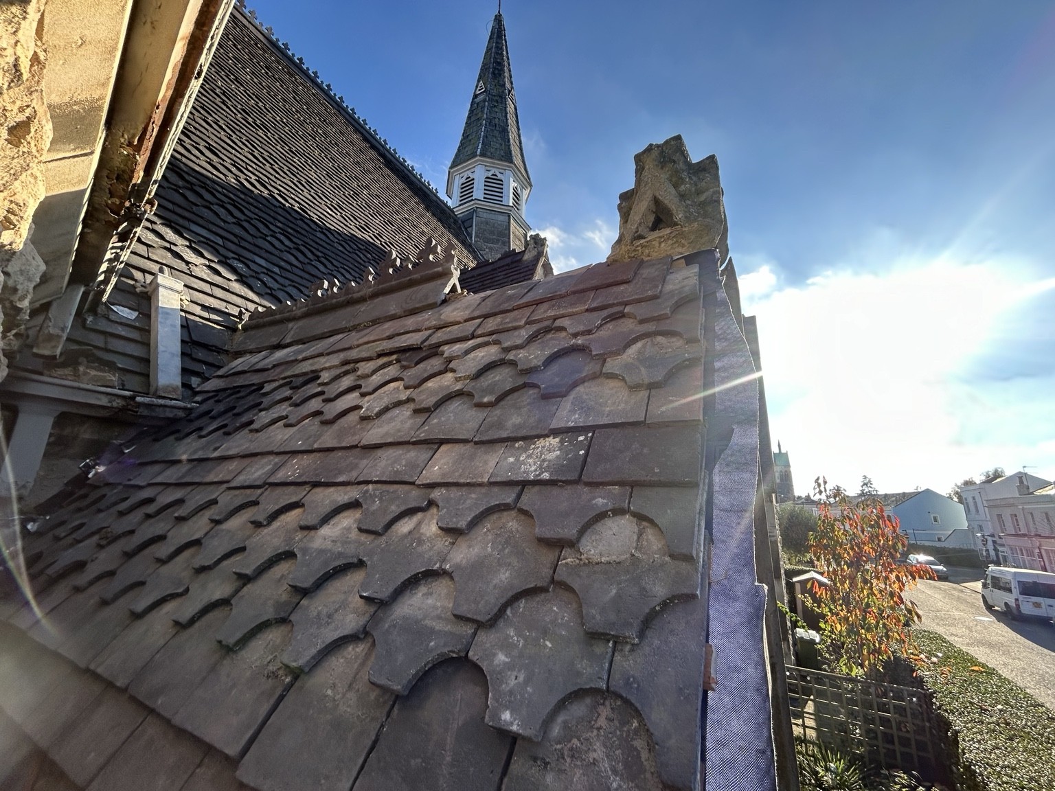 Patterned slate courses on a church roof